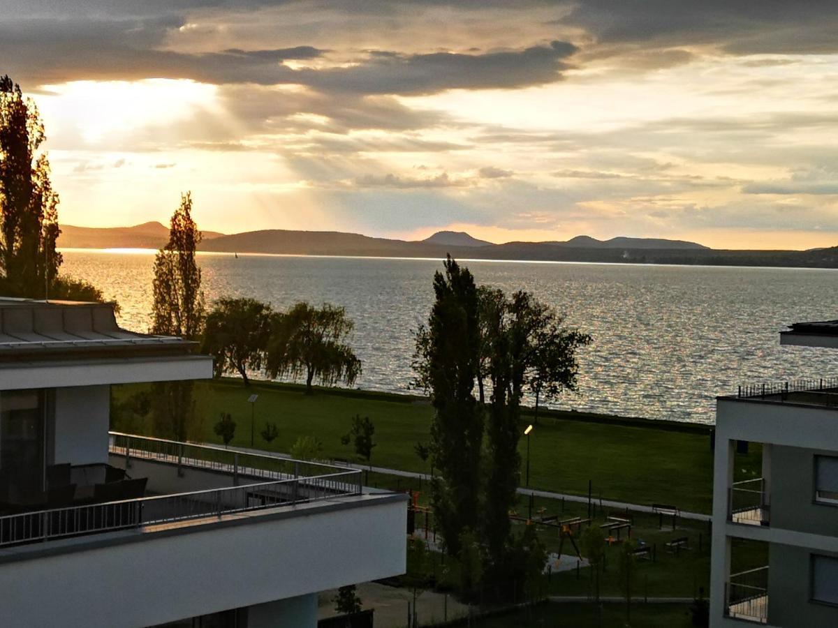 Silver Gray Appartment Balatonlelle Exteriör bild