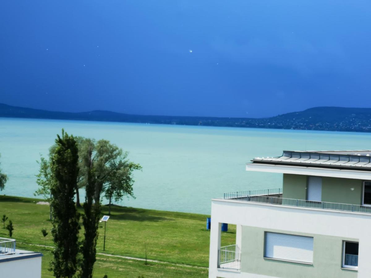 Silver Gray Appartment Balatonlelle Exteriör bild