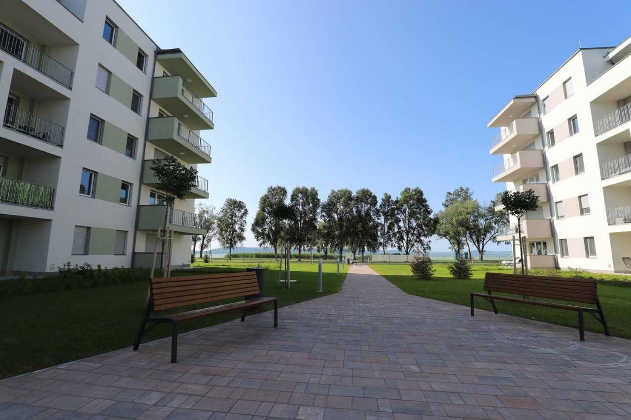 Silver Gray Appartment Balatonlelle Exteriör bild