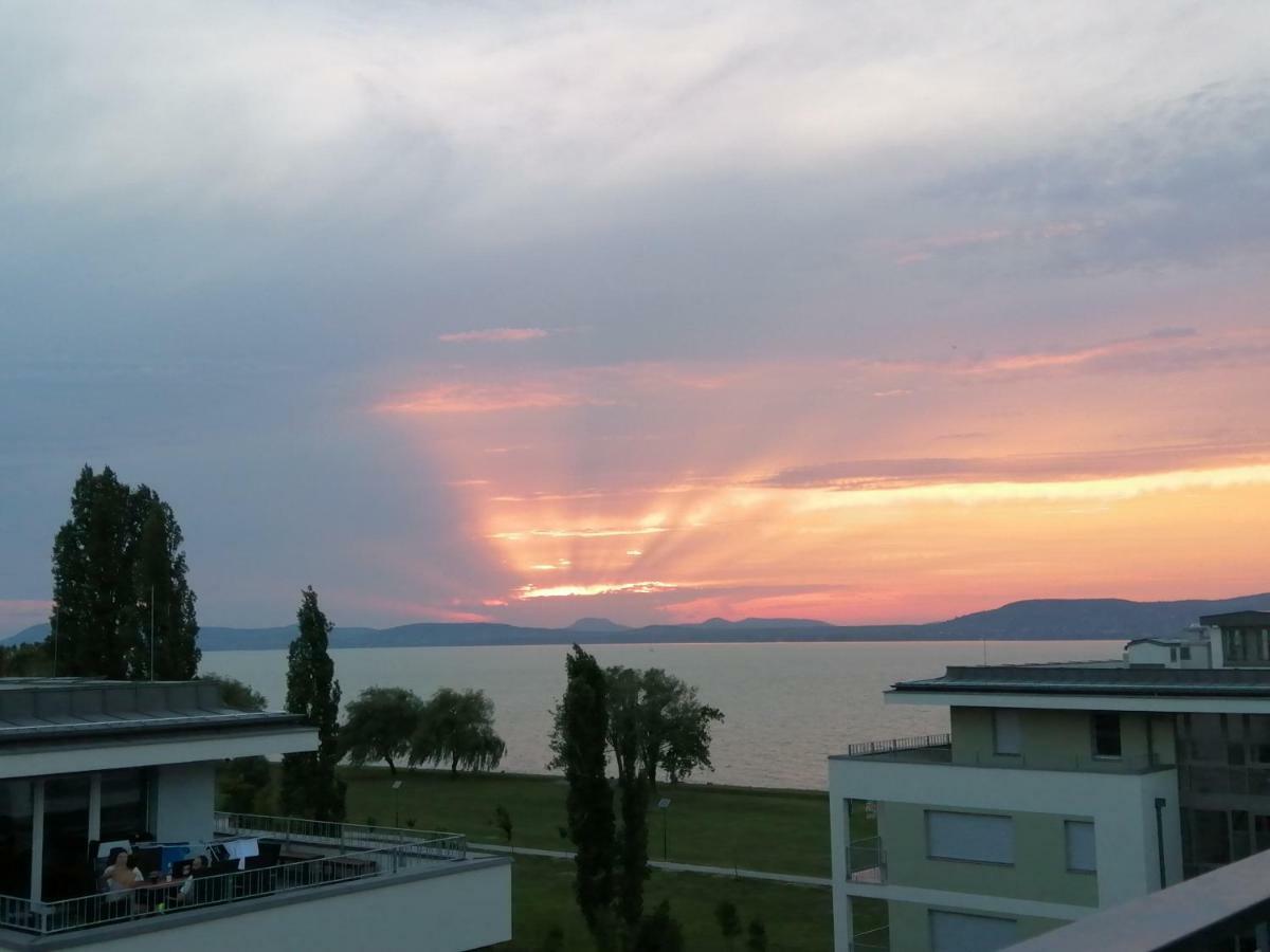 Silver Gray Appartment Balatonlelle Exteriör bild